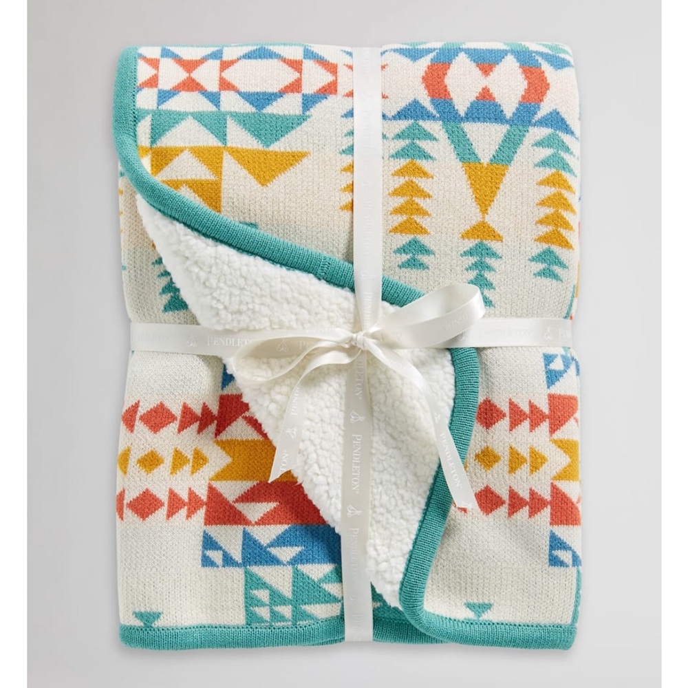 NWT Pendleton Knit Sherpa Baby Blanket in Pilot Rock Ivory